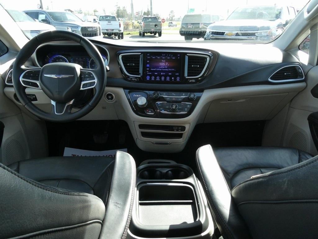 2017 Chrysler Pacifica Touring-L