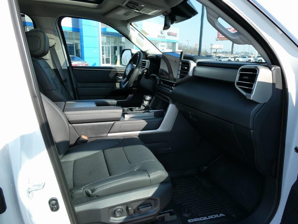 2024 Toyota Sequoia SR5