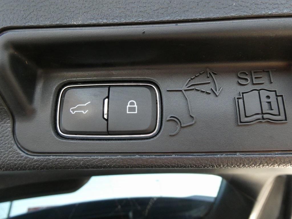 2020 Ford Explorer XLT RWD