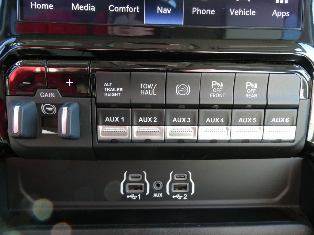 2025 RAM 3500 Laramie 4x4 Crew Cab 8' Box