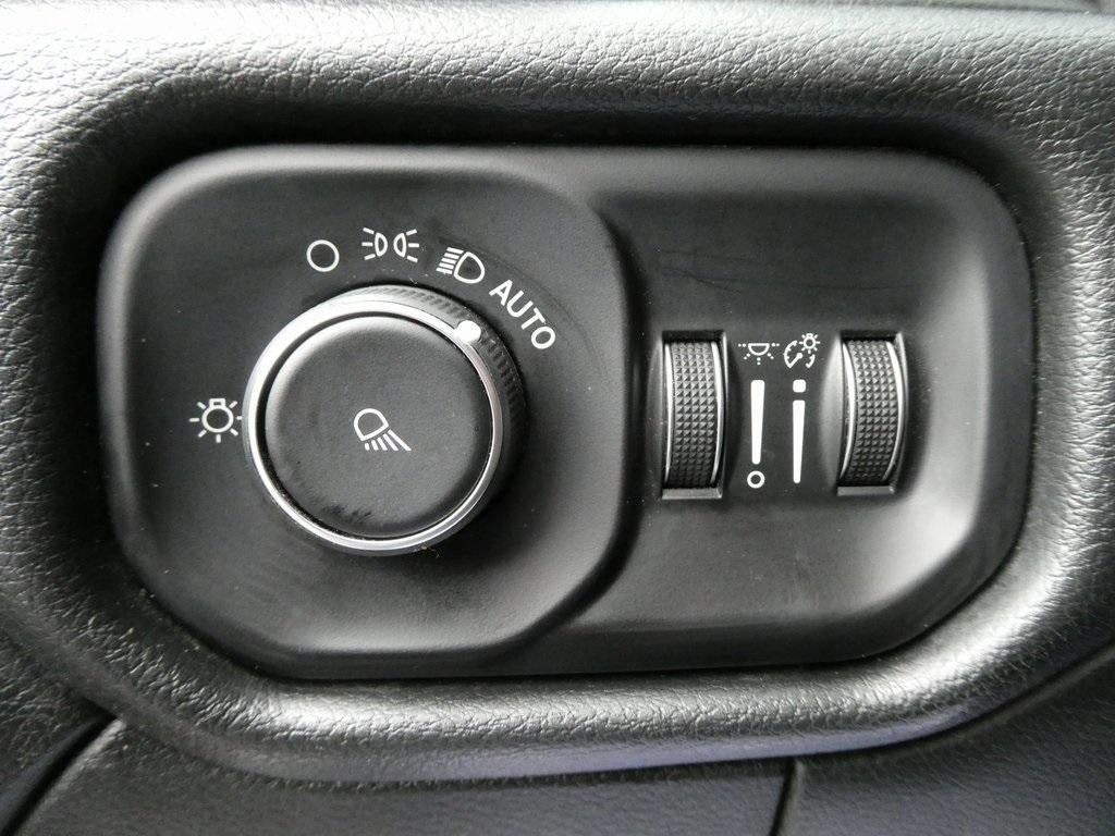 2019 RAM 2500 Tradesman 4x4 Crew Cab 6'4" Box