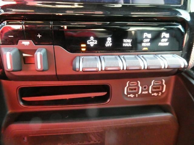 2021 RAM 1500 Limited Crew Cab 4x4 5'7' Box