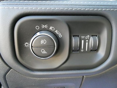 2022 RAM 1500 Limited Crew Cab 4x4 5'7' Box