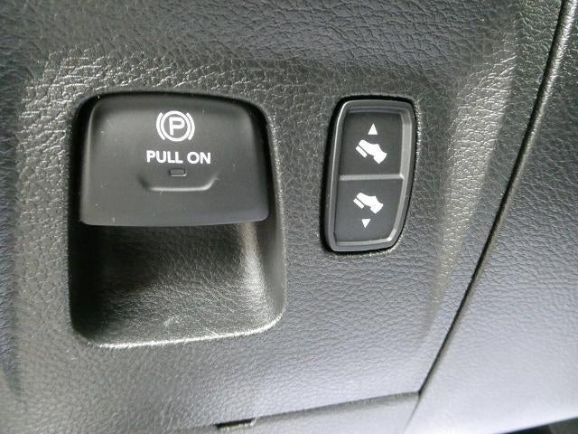 2023 RAM 1500 Laramie Crew Cab 4x4 5'7' Box