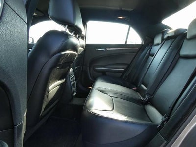 2014 Chrysler 300 4dr Sdn RWD