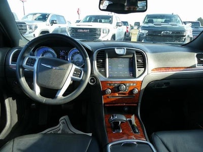 2014 Chrysler 300 4dr Sdn RWD