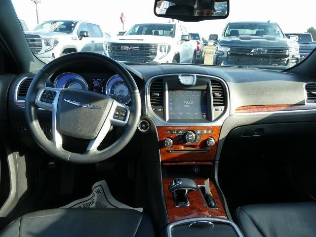 2014 Chrysler 300 4dr Sdn RWD