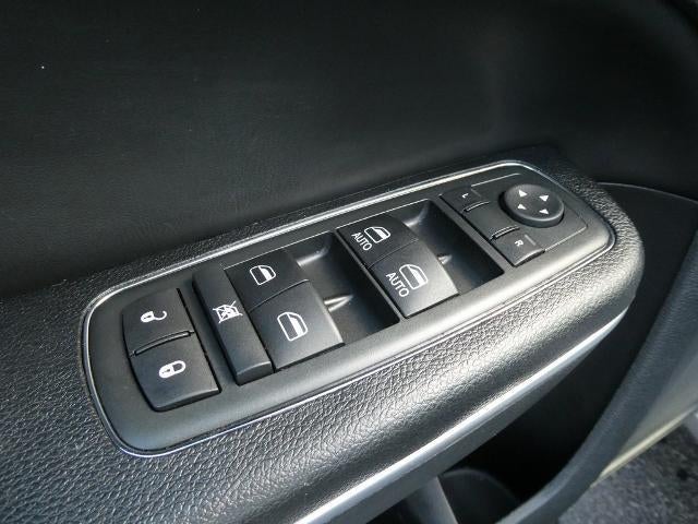 2014 Chrysler 300 4dr Sdn RWD