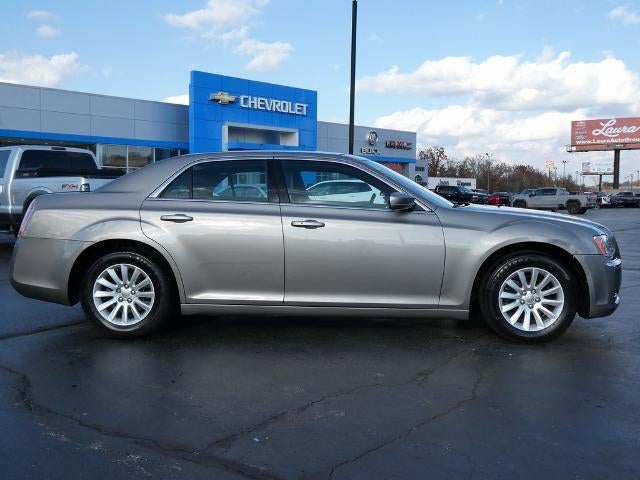 2014 Chrysler 300 4dr Sdn RWD