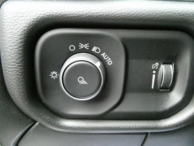 2024 RAM 3500 Tradesman Regular Cab 4x4 8' Box