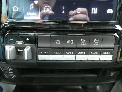 2024 RAM 3500 Big Horn Crew Cab 4x4 8' Box