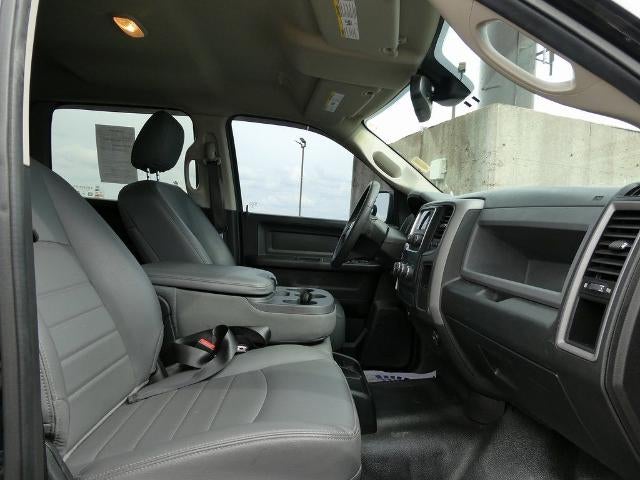 2020 RAM 1500 Classic Tradesman Crew Cab 4x4 5'7' Box