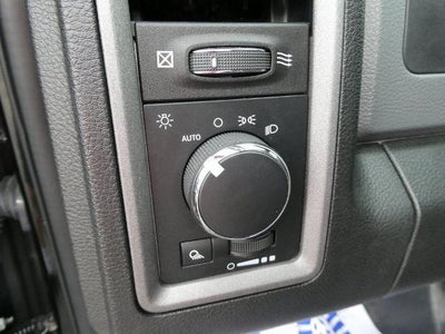 2020 RAM 1500 Classic Tradesman Crew Cab 4x4 5'7' Box